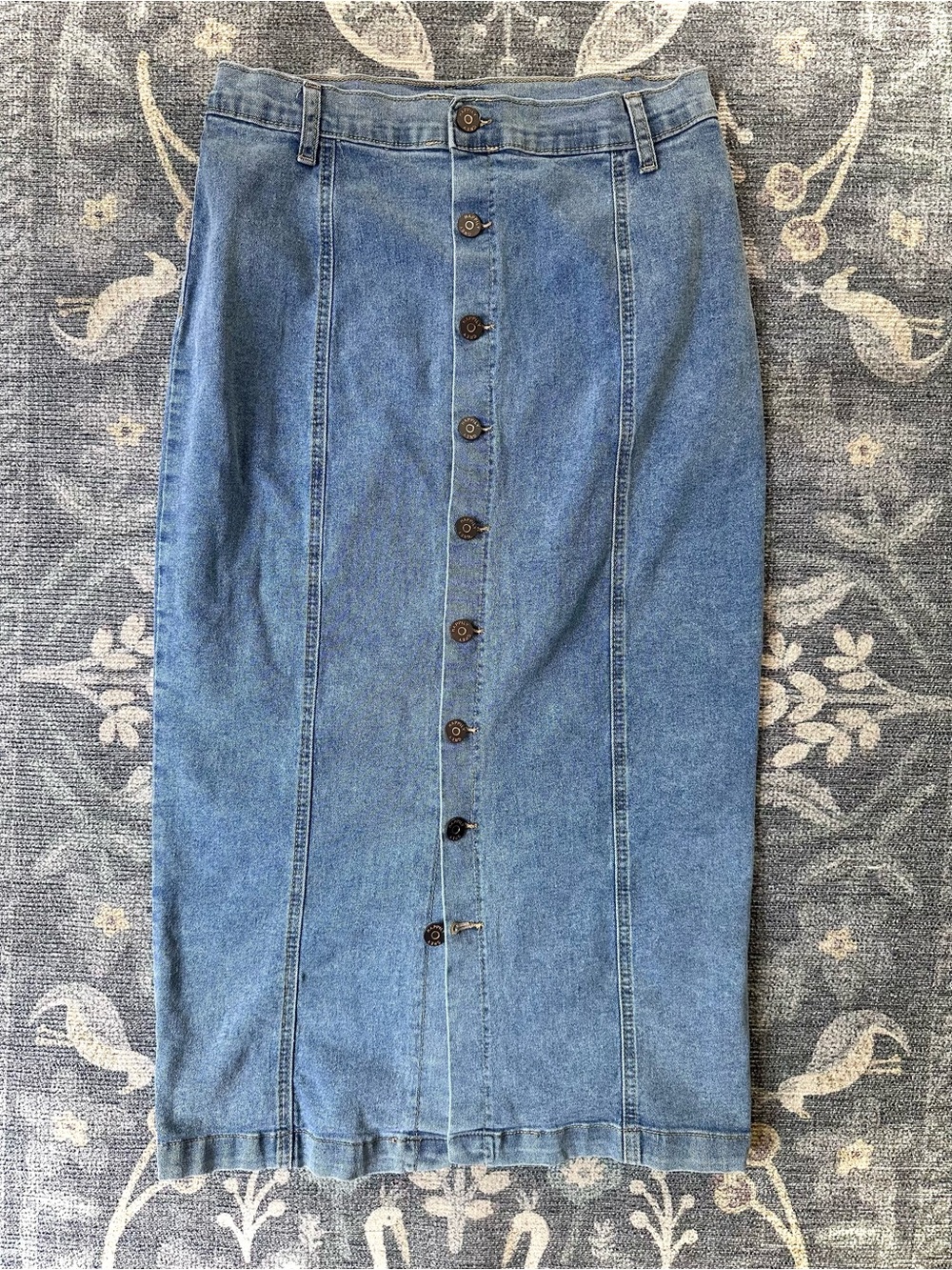 Happily Grey Light Wash Button Front Denim Midi Skirt Size 5 Stretch Y2K